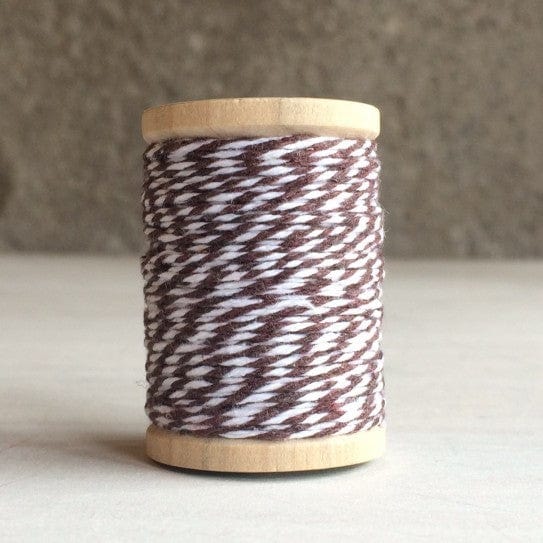 Baker'S Twine Pórtico Castanho/Branco - PapelojaPórtico