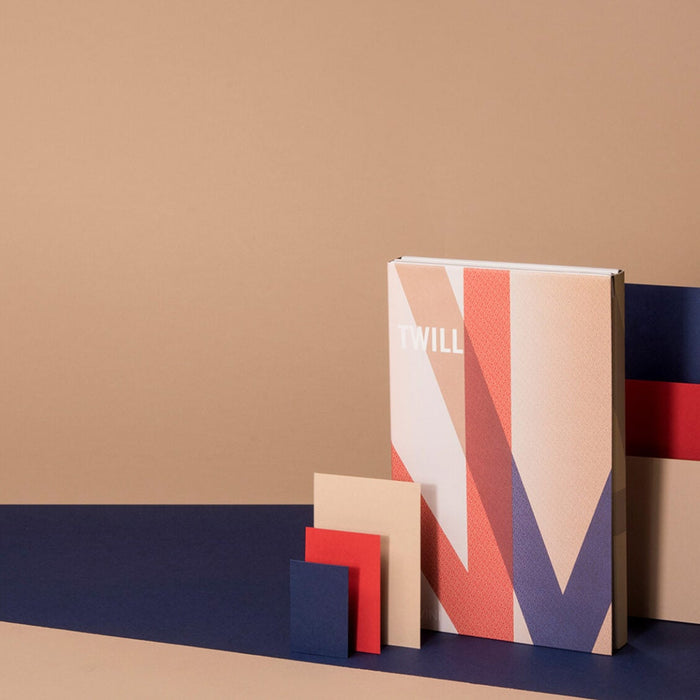 Papel Texturado Twill Favini: Feltromarcado com Design Linear