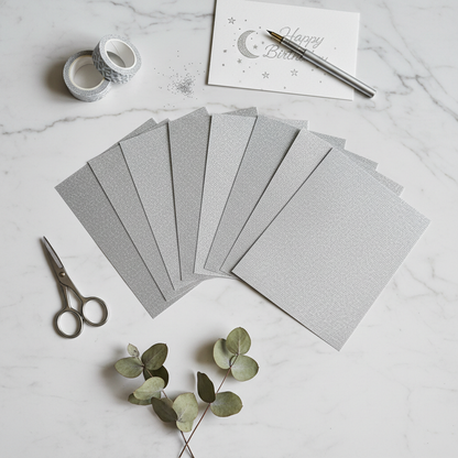 Flat lay Cartolina Glitter Prata